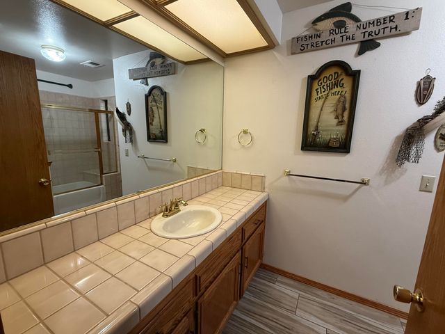 315 E Washington Avenue, Tulare, CA 93274