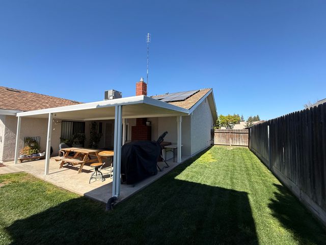 315 E Washington Avenue, Tulare, CA 93274