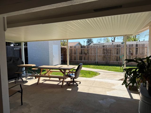 315 E Washington Avenue, Tulare, CA 93274