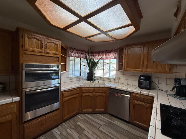 315 E Washington Avenue, Tulare, CA 93274