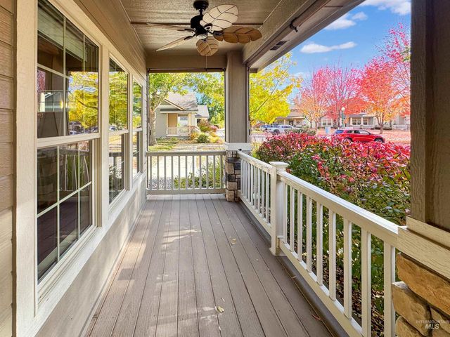 998 E Shadow Creek Lane, Eagle, ID 83616