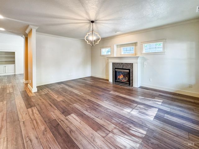 998 E Shadow Creek Lane, Eagle, ID 83616