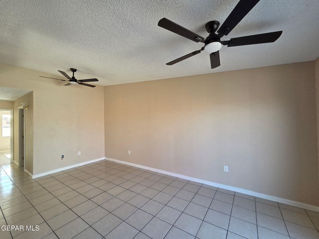 10274 VALLE DEL SOL Drive, El Paso, TX 79924