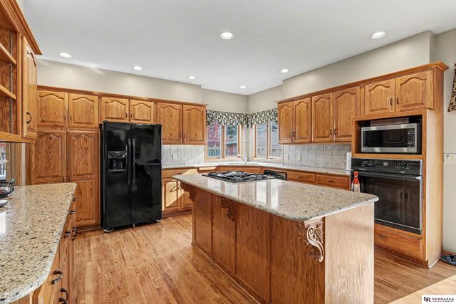 2600 S 77th Place, Lincoln, NE 68506