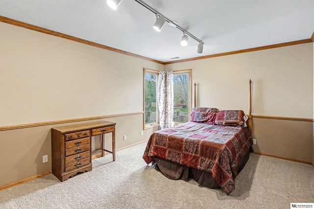 2600 S 77th Place, Lincoln, NE 68506