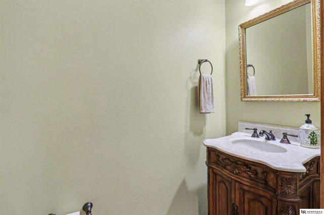 2600 S 77th Place, Lincoln, NE 68506