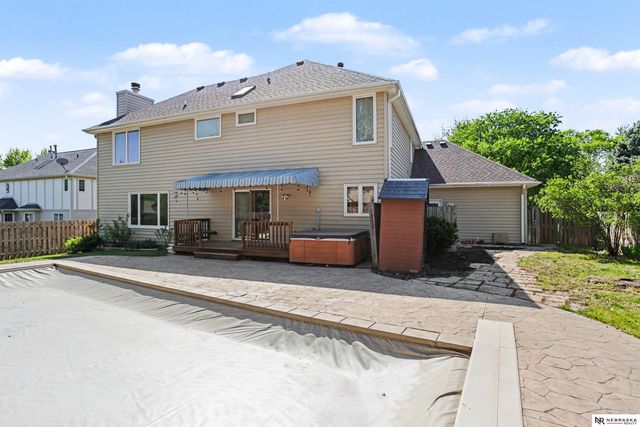 2600 S 77th Place, Lincoln, NE 68506