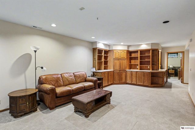 2600 S 77th Place, Lincoln, NE 68506