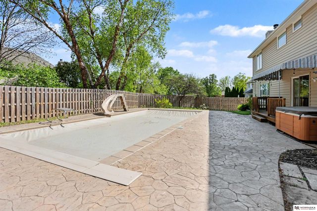 2600 S 77th Place, Lincoln, NE 68506