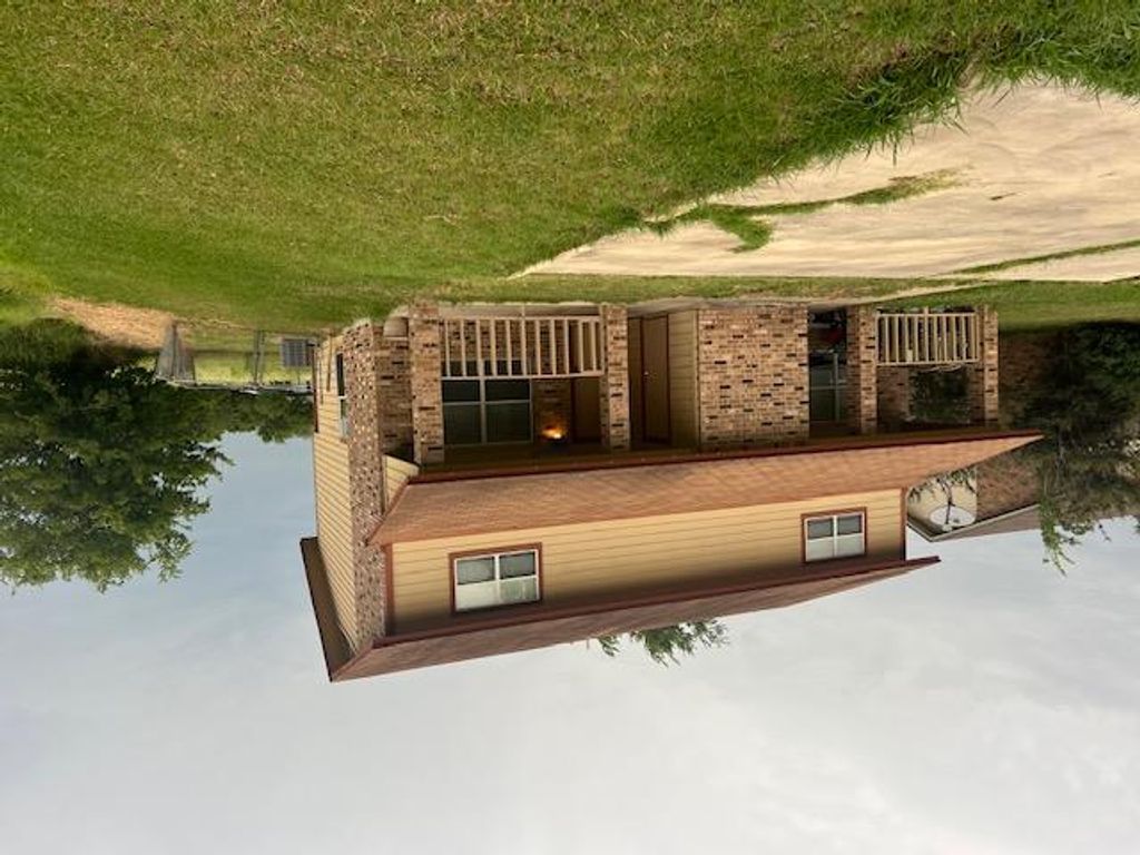 908 Guadalupe ST, Lockhart, TX 78644