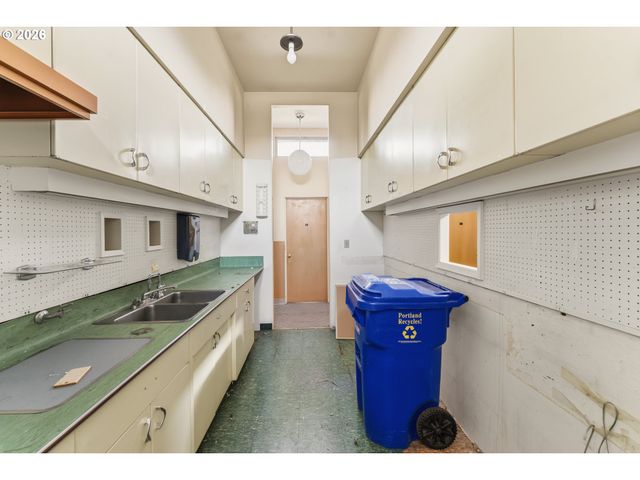 4536 Ne 102ND Ave, Portland, OR 97220