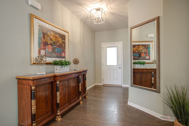 35 Pacific Avenue, Hawthorn Woods, IL 60047