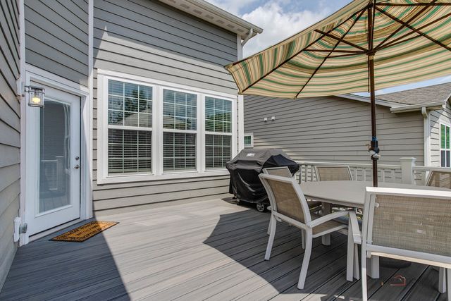 35 Pacific Avenue, Hawthorn Woods, IL 60047