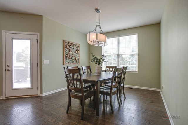 35 Pacific Avenue, Hawthorn Woods, IL 60047