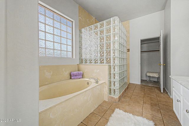 9711 E GLENCOVE Circle, Mesa, AZ 85207