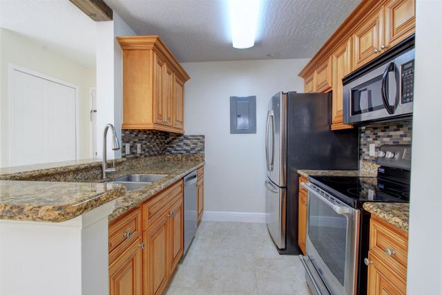 7667 N Wickham Road 506, Melbourne, FL 32940