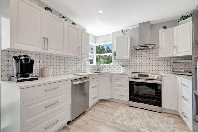 302 Venice Drive, Boynton Beach, FL 33426