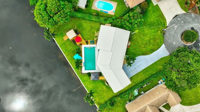 302 Venice Drive, Boynton Beach, FL 33426