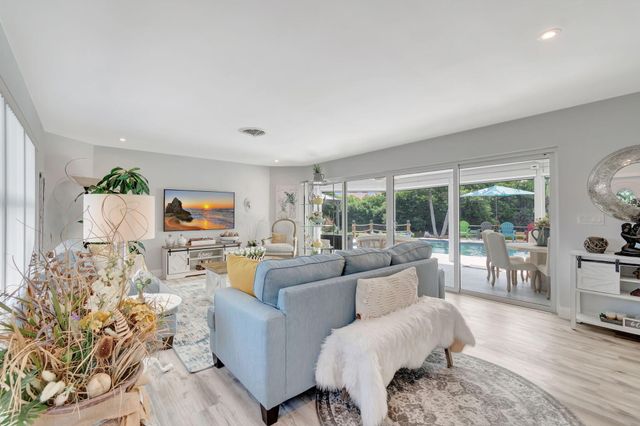 302 Venice Drive, Boynton Beach, FL 33426