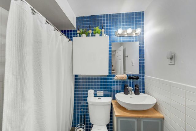 31 72ND ST, North Bergen, NJ 07047