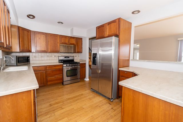 756 W Millers Road, Des Plaines, IL 60016