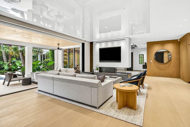 232 Seabreeze Avenue, Palm Beach, FL 33480
