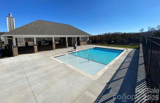 196 Marathon Lane, Candler, NC 28715