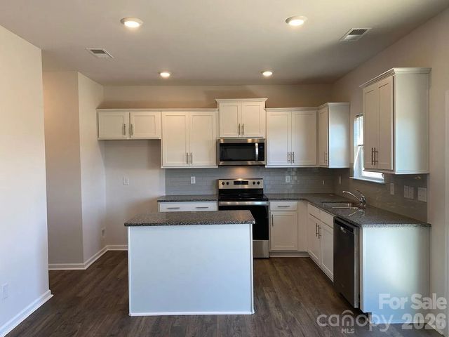 196 Marathon Lane, Candler, NC 28715