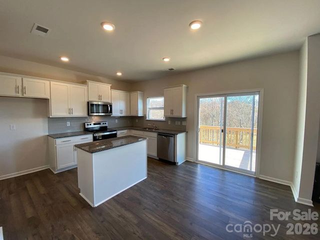 196 Marathon Lane, Candler, NC 28715
