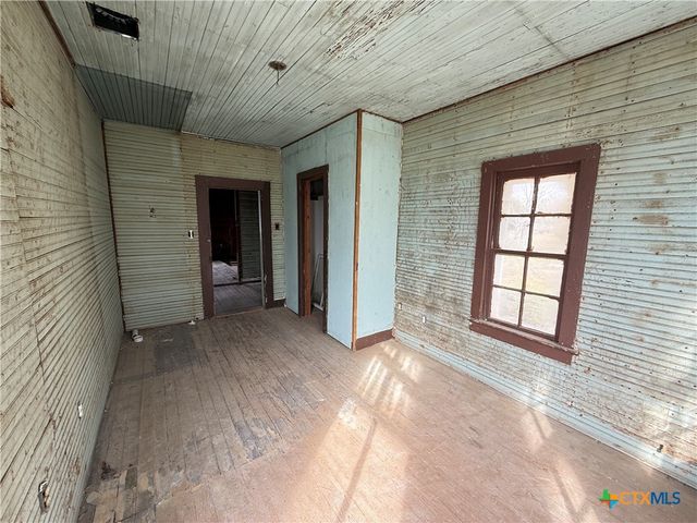 316 W Seideman Street, Seguin, TX 78155