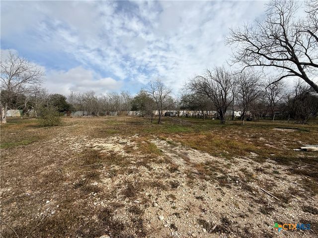 316 W Seideman Street, Seguin, TX 78155
