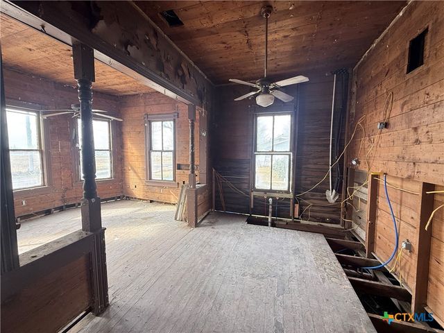 316 W Seideman Street, Seguin, TX 78155