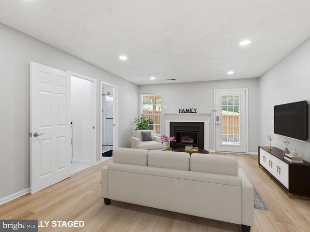4400 TORRENCE PL, Woodbridge, VA 22193