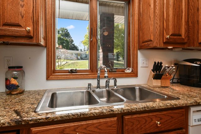 244 Holly Street, Ridgedale, MO 65739