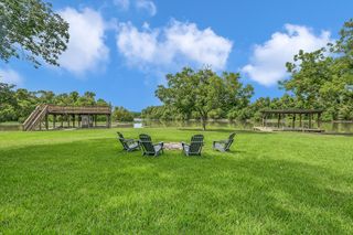 361 S Lakeside Drive, Huntsville, TX 77320