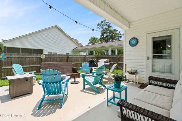 1001 Dan Owen Drive, Hampstead, NC 28443