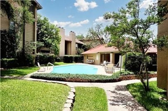 1202 Thorpe LN 205, San Marcos, TX 78666