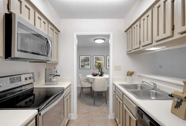 1202 Thorpe LN 205, San Marcos, TX 78666