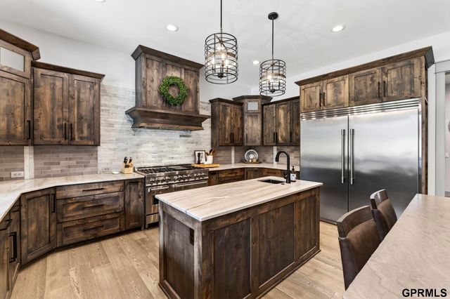 19736 Raven Drive, Louisville, NE 68037