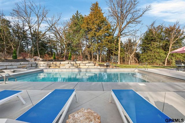 19736 Raven Drive, Louisville, NE 68037