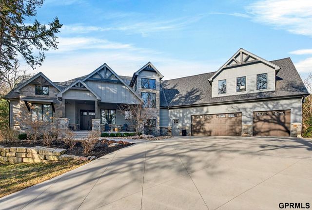 19736 Raven Drive, Louisville, NE 68037