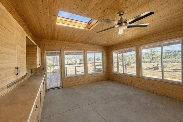 21422 S Appaloosa Road, Yucca, AZ 86438