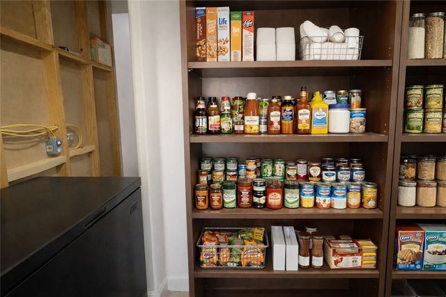 21422 S Appaloosa Road, Yucca, AZ 86438