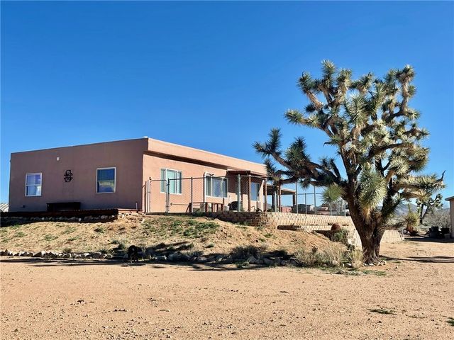 21422 S Appaloosa Road, Yucca, AZ 86438