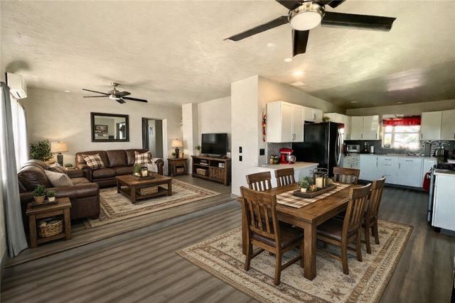 21422 S Appaloosa Road, Yucca, AZ 86438