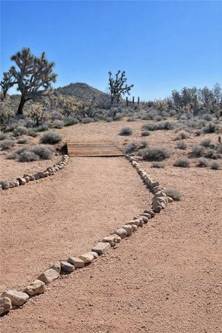 21422 S Appaloosa Road, Yucca, AZ 86438