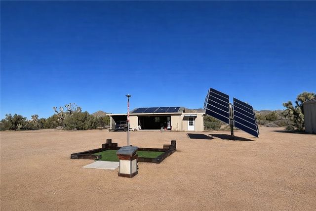 21422 S Appaloosa Road, Yucca, AZ 86438