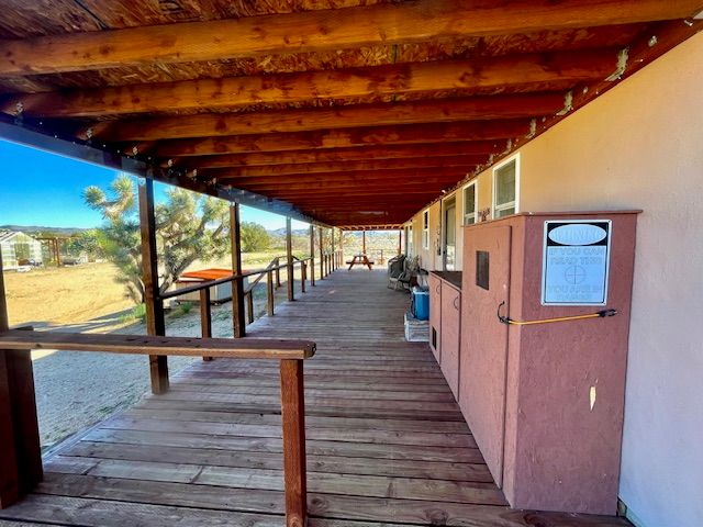 21422 S Appaloosa Road, Yucca, AZ 86438