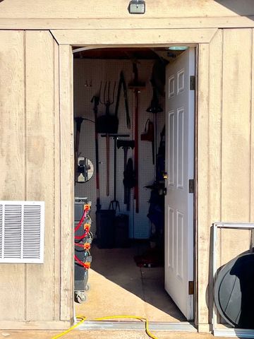 21422 S Appaloosa Road, Yucca, AZ 86438