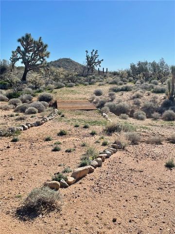 21422 S Appaloosa Road, Yucca, AZ 86438